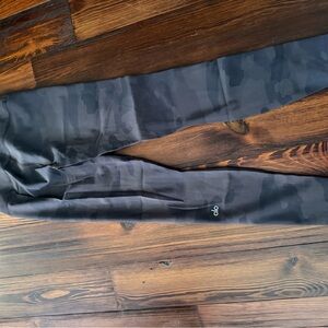 ALO Yoga Brown Camo Leggings